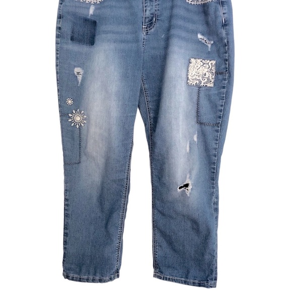 LOVE INDIGO cropped oversized jeans. Distressed, embroidered embellished summer - Picture 3 of 12